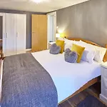 Host & Stay - Abbey Heights
